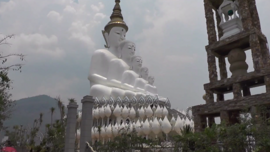 วัดพระธาตุผาซ่อนแก้วปิดไม่รับนักท่องเที่ยวชั่วคราวจากปัญหาแล้งขาดแคลนน้ำ
