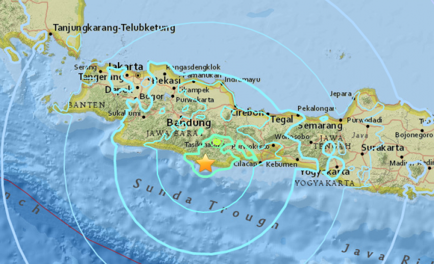 เกิดแผ่นดินไหว ขนาด 6.5 บนเกาะชวา อินโดนีเซีย เร่งอพยพ - เสียชีวิต 1 คน 