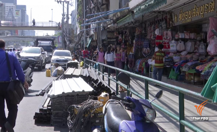 จนท.ยอมถอยล้อมรั้ว "รื้อถอน" ตลาดเฉลิมลาภประตูน้ำ
