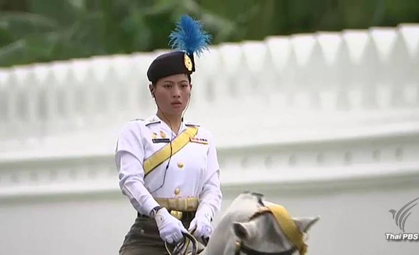 พระองค์เจ้าสิริวัณณวรีฯ ทรงม้านำซ้อมขบวนพระบรมราชอิสริยยศ ริ้วขบวนที่ 6