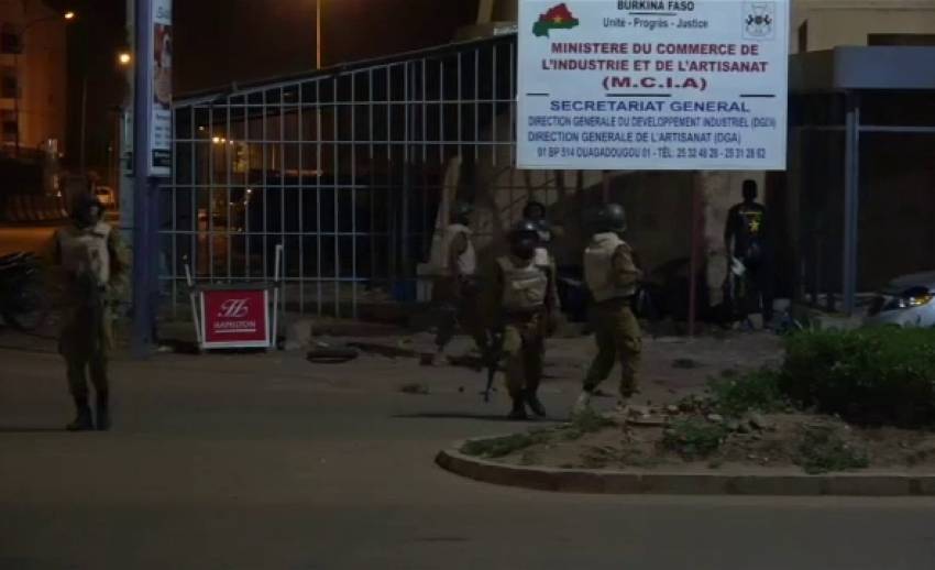 กลุ่มติดอาวุธโจมตีร้านอาหารบูร์กินาฟาโซ ตาย 17 เจ็บ 8 คน