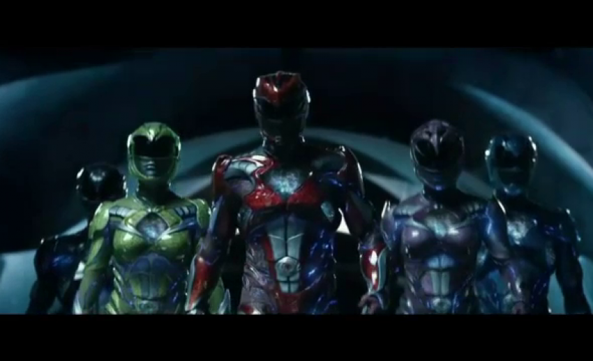 ปั้นยอดมนุษย์สีเหลือง "Power Rangers" เป็นเลสเบี้ยน