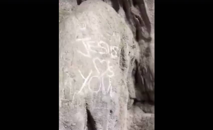 อุทยานฯคาดโทษนักท่องเที่ยวขีดเขียนผนังถ้ำแม่อุสุ 