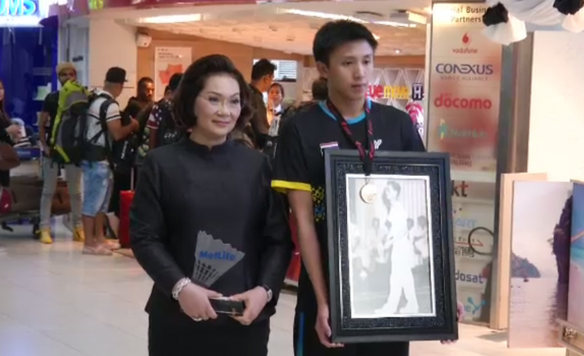 "ทนงศักดิ์" เดินทางไปแสดงความอาลัยหลังกลับถึงไทย