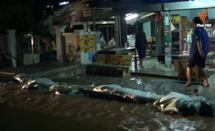 ด่วน! น้ำทะลักท่วมเทศบาลเมืองสุโขทัย ผู้ว่าฯ ระดมกำลังช่วยผู้ประสบภัยตลอดคืน 