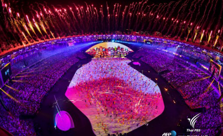 เปิดยิ่งใหญ่ โอลิมปิกริโอ 2016 อดีตนักวิ่งบราซิลจุดคบเพลิง