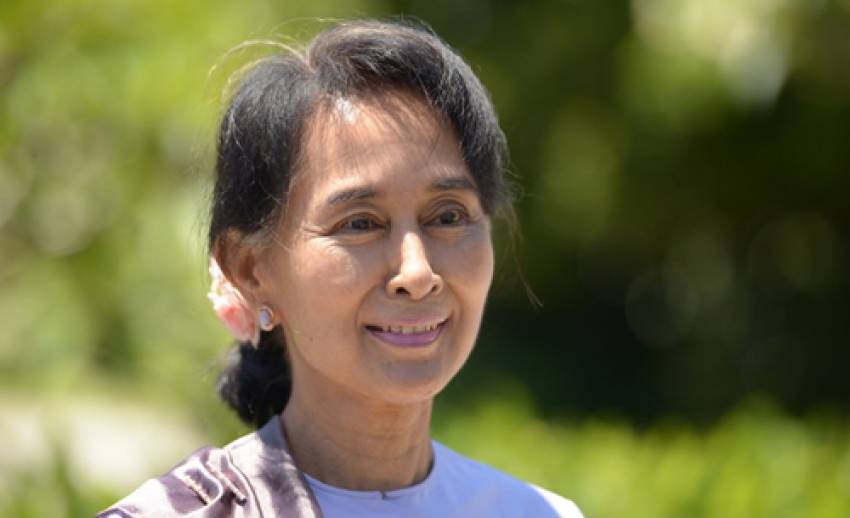 "อองซาน ซูจี" ร้องแก้รธน.พม่า เปิดโอกาสลงชิงเก้าอี้ประธานาธิบดี