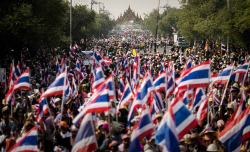 สื่อต่างชาติจับตา "การเมืองไทย" ชี้การชุมนุม-ความขัดแย้งยังยืดเยื้อ