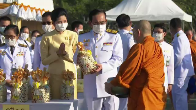 นายกฯ นำทำบุญตักบาตร 5 ธ.ค. น้อมรำลึกในหลวงรัชกาลที่ 9