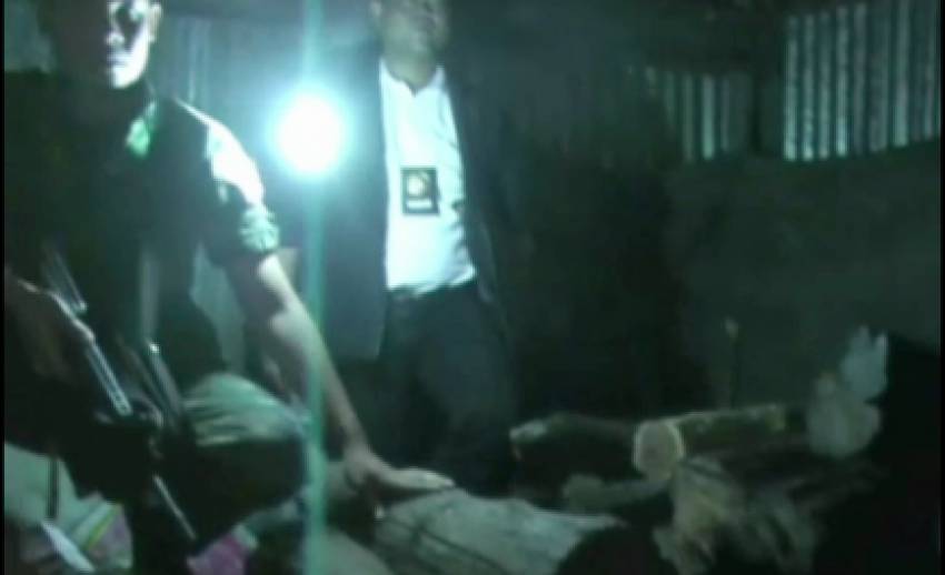 เจ้าหน้าที่ นปข. ยึดไม้พะยูง 150 ท่อนในบ้านร้าง จ.นครพนม