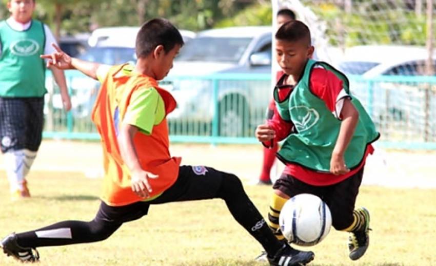 "กทม." เปิดรับเยาวชนฝึกฟุตบอลกับอดีตโค้ชทีมชาติไทย ช่วงปิดเทอม