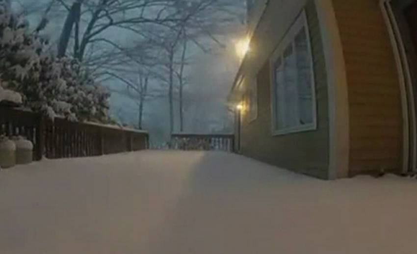 พายุหิมะ ถล่มอเมริกาเหนือ – แคนาดา หิมะสูงกว่า 1 เมตร