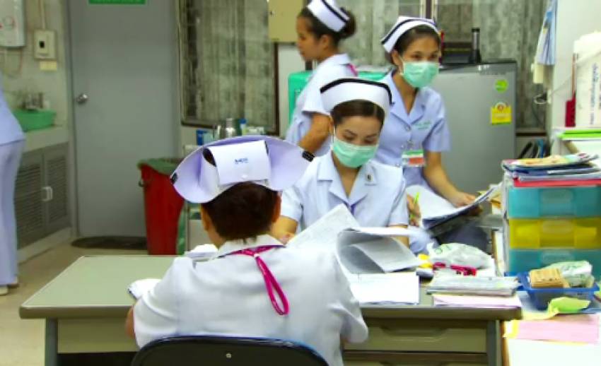 พยาบาลลูกจ้างชั่วคราว เตรียมพบนายกฯ ขอบรรจุเป็นข้าราชการ