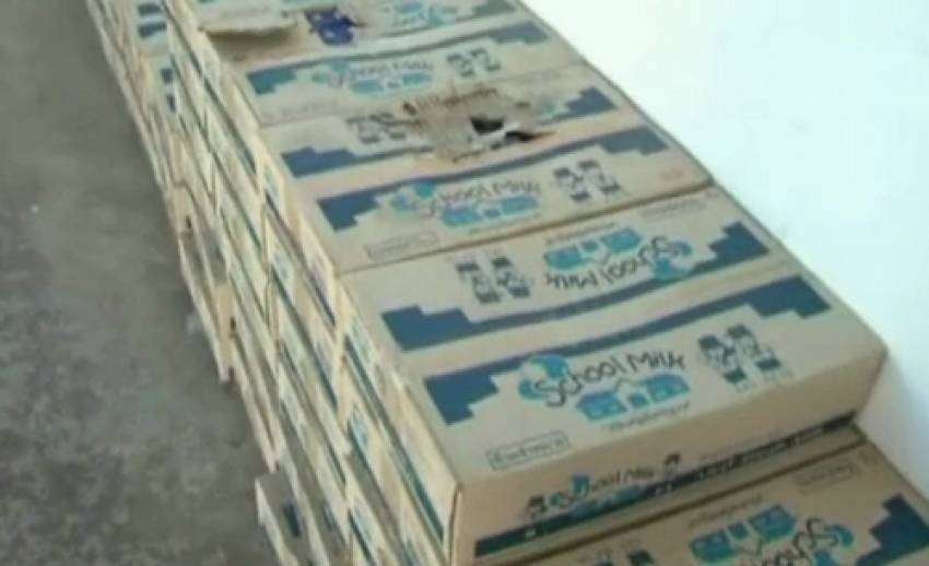 เทศบาลอยุธยาฯตรวจสอบโรงเรียนเทนมหมดอายุลงท่อระบายน้ำ กระทบชุมชน