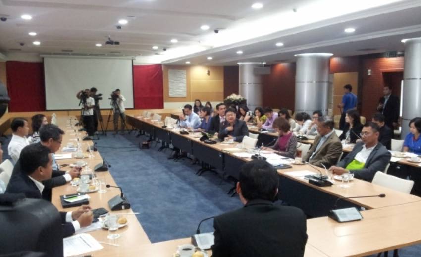 กสทช.ประชุม 3 ค่ายมือถือ เน้น"เพิ่มคุณภาพ-ปรับลดค่าบริการ 3จี"