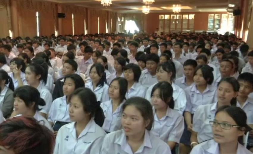 สภาเด็กและเยาวชนฯ เรีกร้องรัฐแก้ปัญหา "ท้องในวัยเรียน"