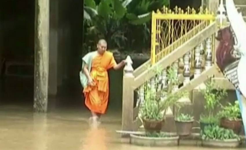 ระดับน้ำในพื้นที่ 3 อำเภอ จ.อยุธยา เพิ่มสูงขึ้นต่อเนื่อง