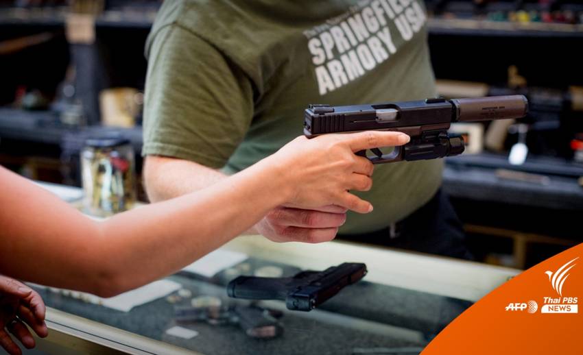 ผู้ว่านิวยอร์กลงนามกฎหมายอาวุธปืน 10 ฉบับ กำหนดอายุซื้อปืน