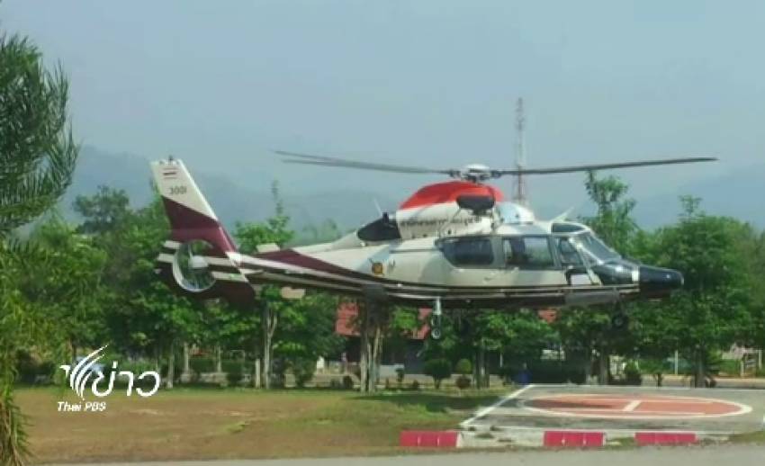 เฮลิคอปเตอร์เตรียมเคลื่อนย้ายนักท่องเที่ยวบาดเจ็บออกจากป่าทุ่งใหญ่ฯ