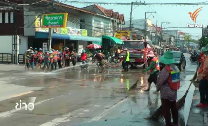 เทศบาลเมืองพิจิตรเร่งคืนผิวถนนหลังเทศกาลสงกรานต์