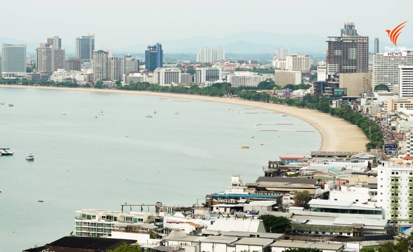 ชายหาดพัทยายังไม่เปิดให้ประชาชนเดินเล่น หลังผ่อนคลายมาตรการ ระยะ 2