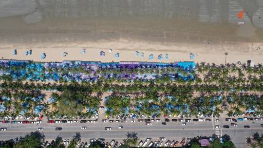 ตร.ปิดถนนเลียบหาดบางแสนบางช่วง หลังคนแห่เที่ยว-รถแน่น