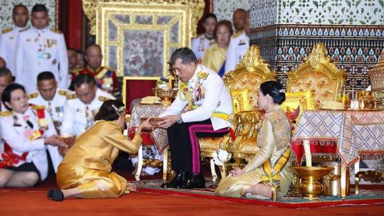 ประมวลภาพ พระราชพิธีเฉลิมพระปรมาภิไธย พระนามาภิไธย และสถาปนาพระฐานันดรศักดิ์พระบรมวงศ์