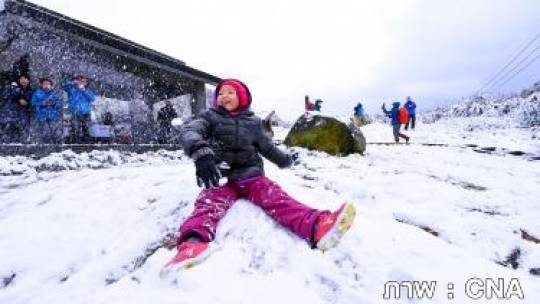 บันทึกความหนาว-หิมะตกครั้งแรกในรอบหลาย 10 ปี
