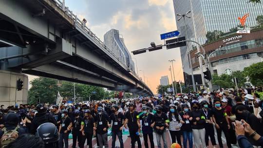 ชุมนุมสามย่าน เคลื่อนขบวนไปสถานทูตเยอรมนี