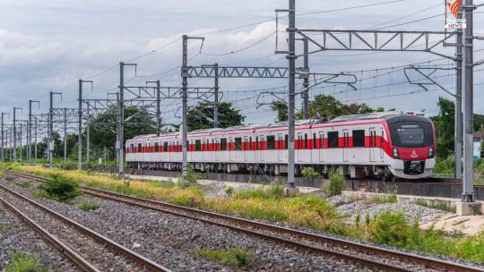 เปิดวิ่ง "รถไฟฟ้าสายสีแดง" บริการฟรี 3 เดือน