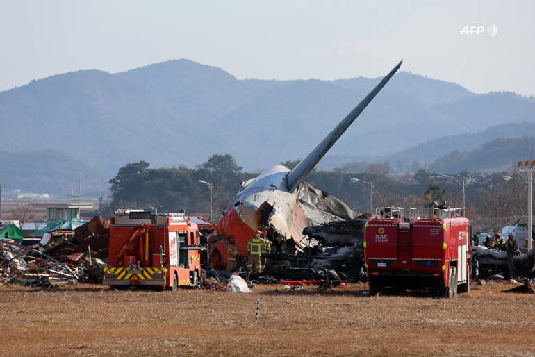 เครื่องบินสายการบิน Jeju Air ไถลออกนอกรันเวย์ 