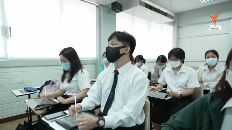 หยาง เย่าหง หรือ วิน นักศึกษาจีนในห้องเรียนภาษาไทย ที่ มหาวิทยาลัยธุรกิจบัณฑิต