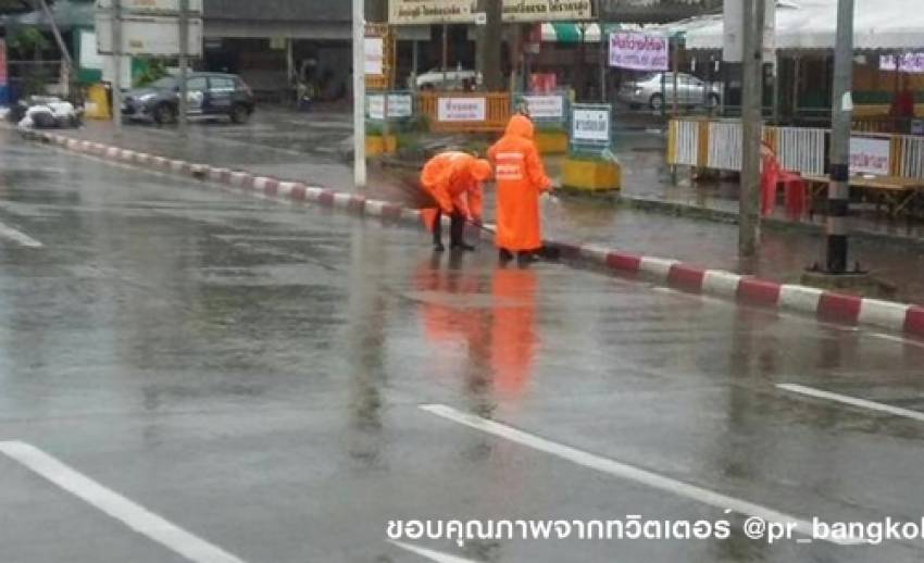 ฝนถล่มกรุงฯเช้านี้-คาดปริมาณมากถึง 80 % อุตุฯเตือนอิทธิพลมูจีแกกระทบไทย 4-6 ต.ค.