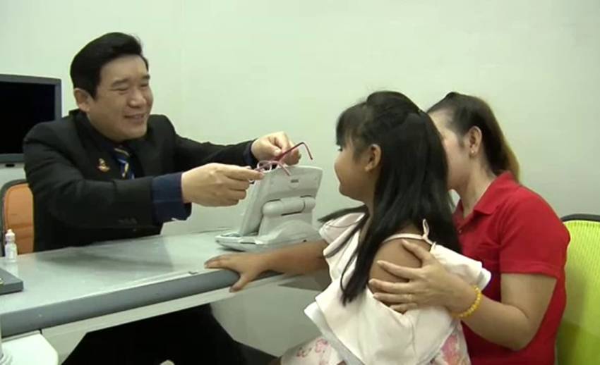 เด็กไทยสายตาสั้นเทียมเพิ่ม แพทย์แนะตรวจถูกวิธี-ป้องกันค่าสายตาเกินจริง