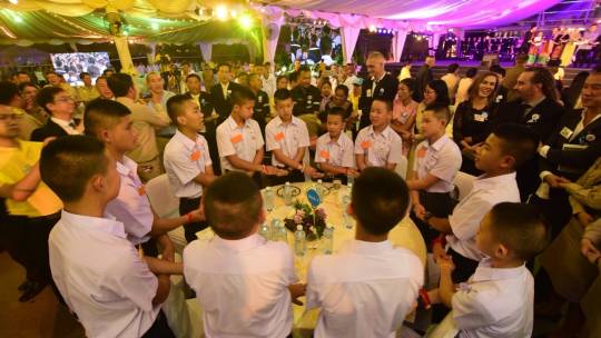 รวมใจเป็นหนึ่งเดียว ขอบคุณ"ฮีโร่ถ้ำหลวง"