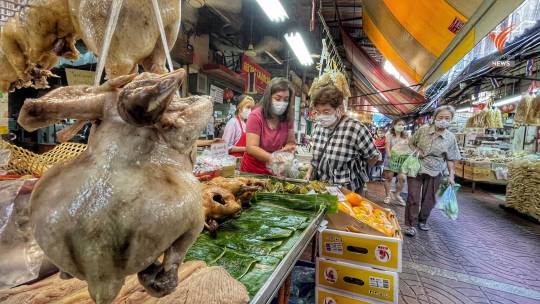 ซื้อของไหว้เทศกาล "ตรุษจีน" เยาวราชคึกคัก