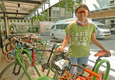รู้จัก "แนน-นนลนีย์" เจ้าของแคมเปญ "เปลี่ยนฝาท่อ" ใน Bangkok Bicycle