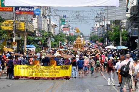 เล่าขานตำนานสงกรานต์ไทย กับเกร็ดน่ารู้ในงานเทศกาลสงกรานต์ 2556