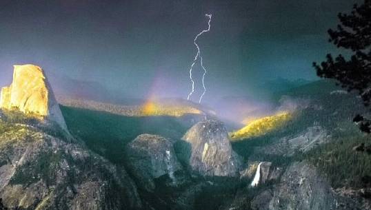 ฟ้าผ่ารุ้ง...ปรากฎการณ์หาชมยาก