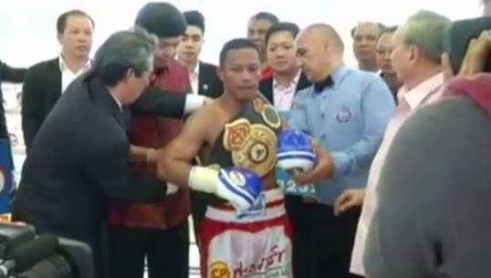 "คมพยัคฆ์ ซีพีเฟรชมาร์ท" คว้าเเชมป์มวยโลกเฉพาะกาล WBA 