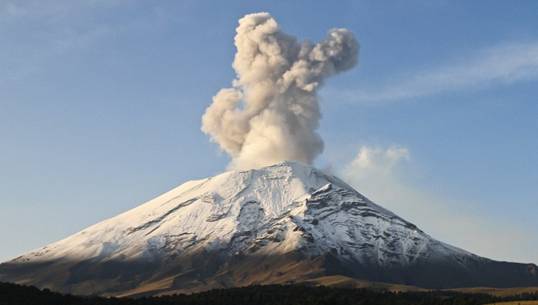 "ภูเขาไฟ" ในเม็กซิโกปะทุอย่างรุนแรง ส่งผลหลายเที่ยวบินต้องถูกยกเลิก