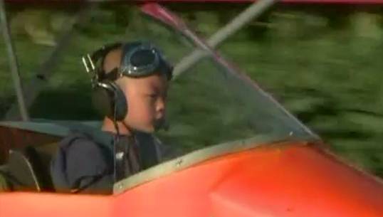 เด็กชายวัย 5 ขวบ นักบินจีนอายุน้อยที่สุดในโลก