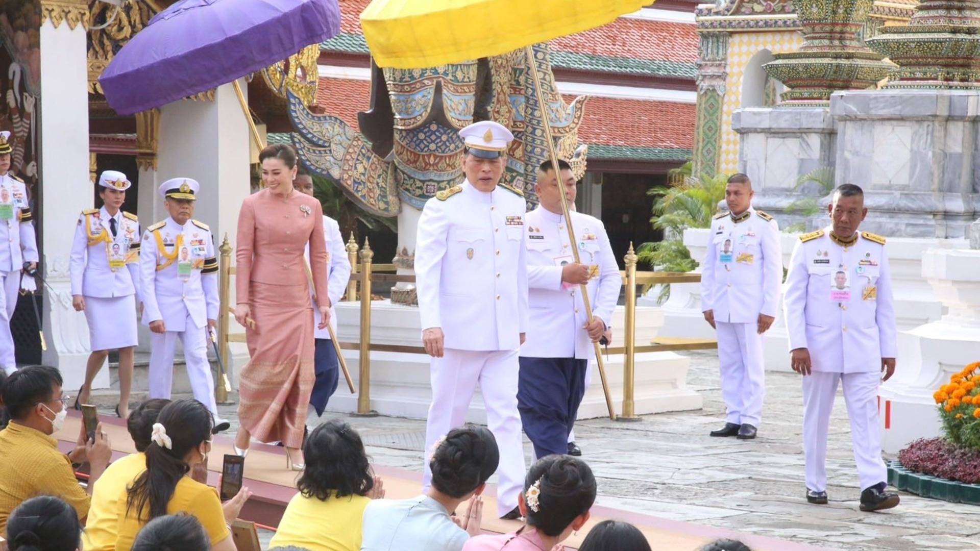 ในหลวง-พระราชินี เสด็จฯ ทรงบำเพ็ญพระราชกุศลเนื่องในวันอาสาฬหบูชา 2568