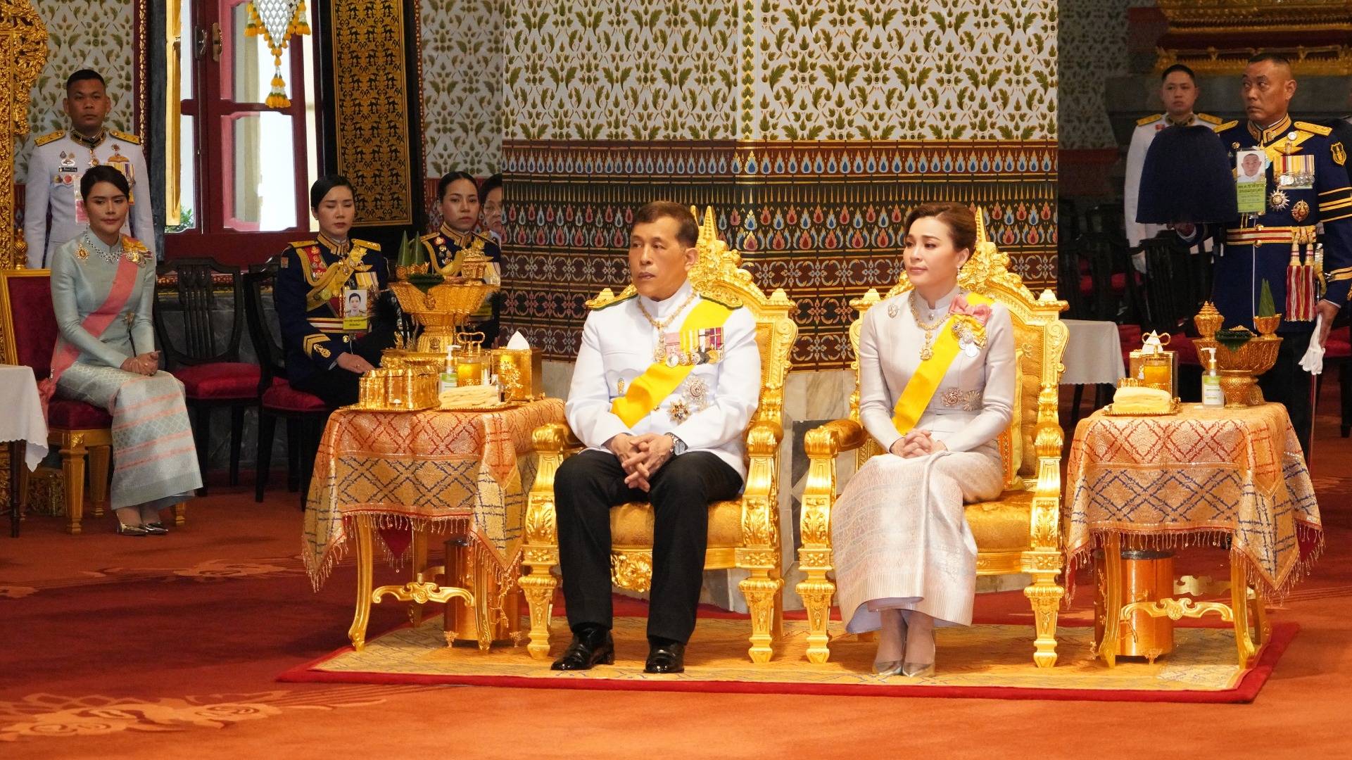 “ในหลวง-พระราชินี” เสด็จฯ พระราชพิธีฉัตรมงคล พ.ศ.2568