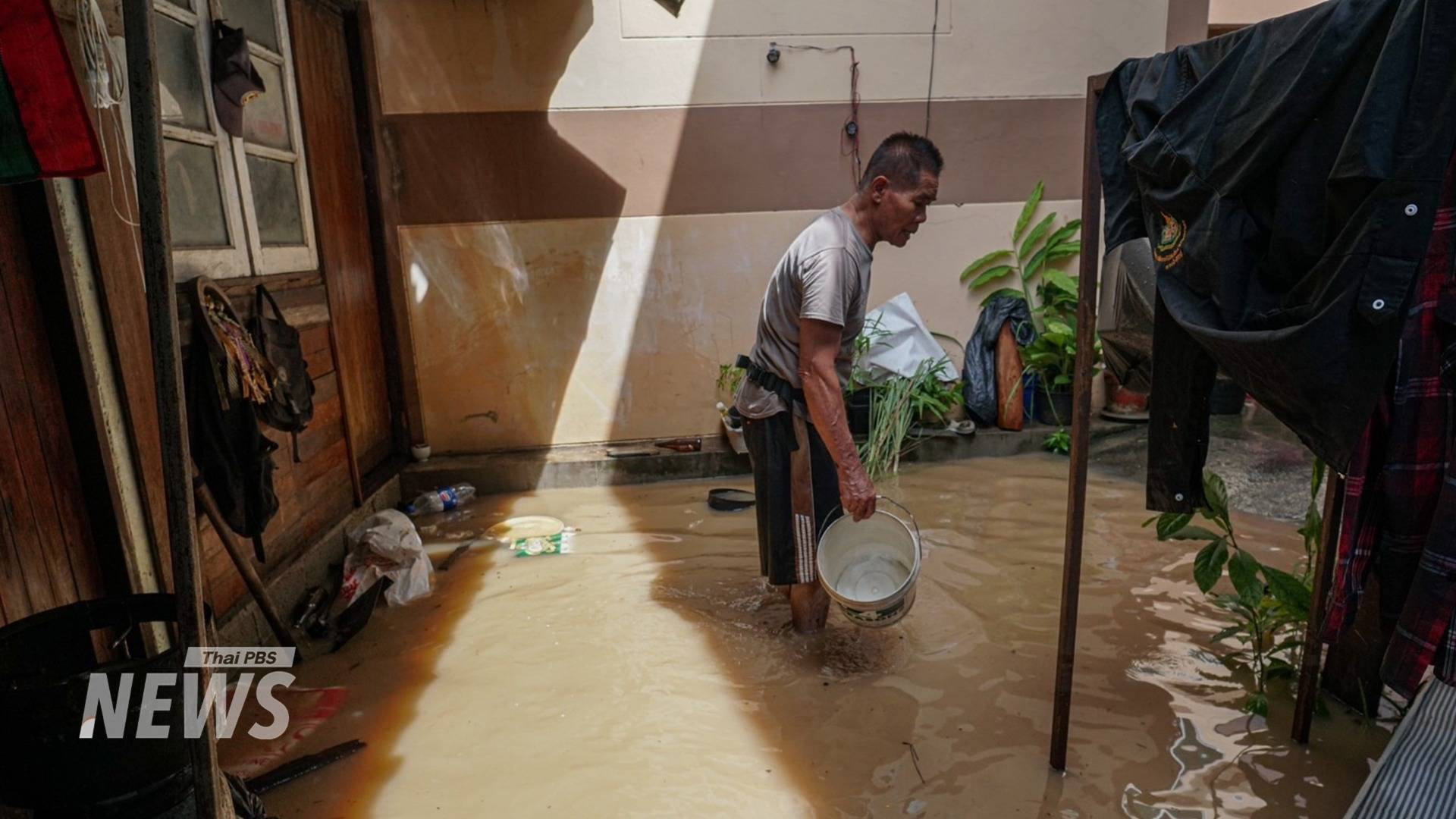 ฝนถล่มเชียงใหม่! น้ำป่าดอยสุเทพหลากชุมชนหนีวุ่น-อาศัยบนถนน