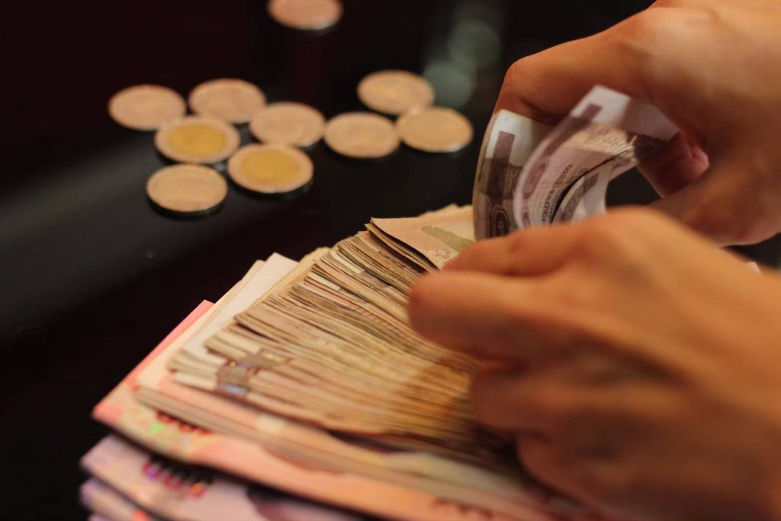 จับตา! เงินบาทอ่อนแตะ 36.42 บ./ดอลลาร์ กนง.จ่อเคาะ "ดอกเบี้ย"