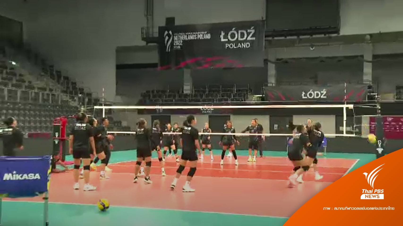 วอลเลย์บอลหญิงไทยถ่ายโปรโมต VNL 2023 ก่อนพบอิตาลีคืนนี้ 20.45 น.