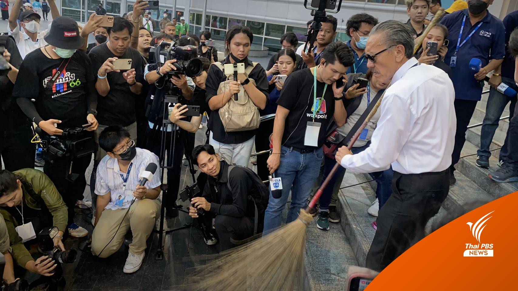 "ชูวิทย์" ปัดกวาดการเมืองสีเทา เผยมีพรรคซื้อตัว ส.ส. เขตละ 60 ล้าน