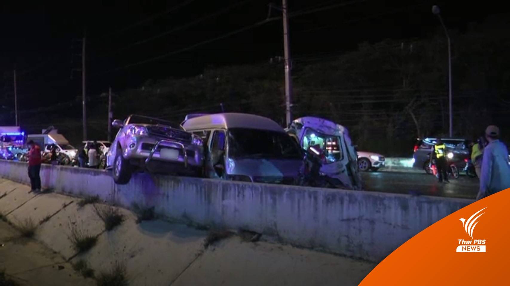 รถพ่วงเสียหลักระหว่างลงเนินกลางดงชนรถสิบกว่าคัน เสียชีวิต 1 คน