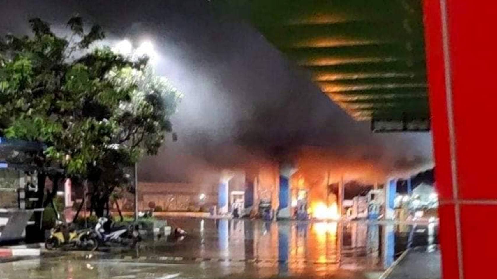 เกิดเหตุระเบิดปั๊มน้ำมัน 2 จุด จ.ปัตตานี